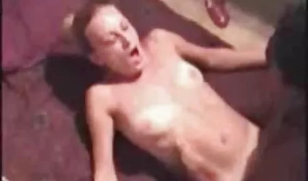 લિસા તમામ ખાનગી ફ્લેશિંગ ભયાનક porn આઉટડોર